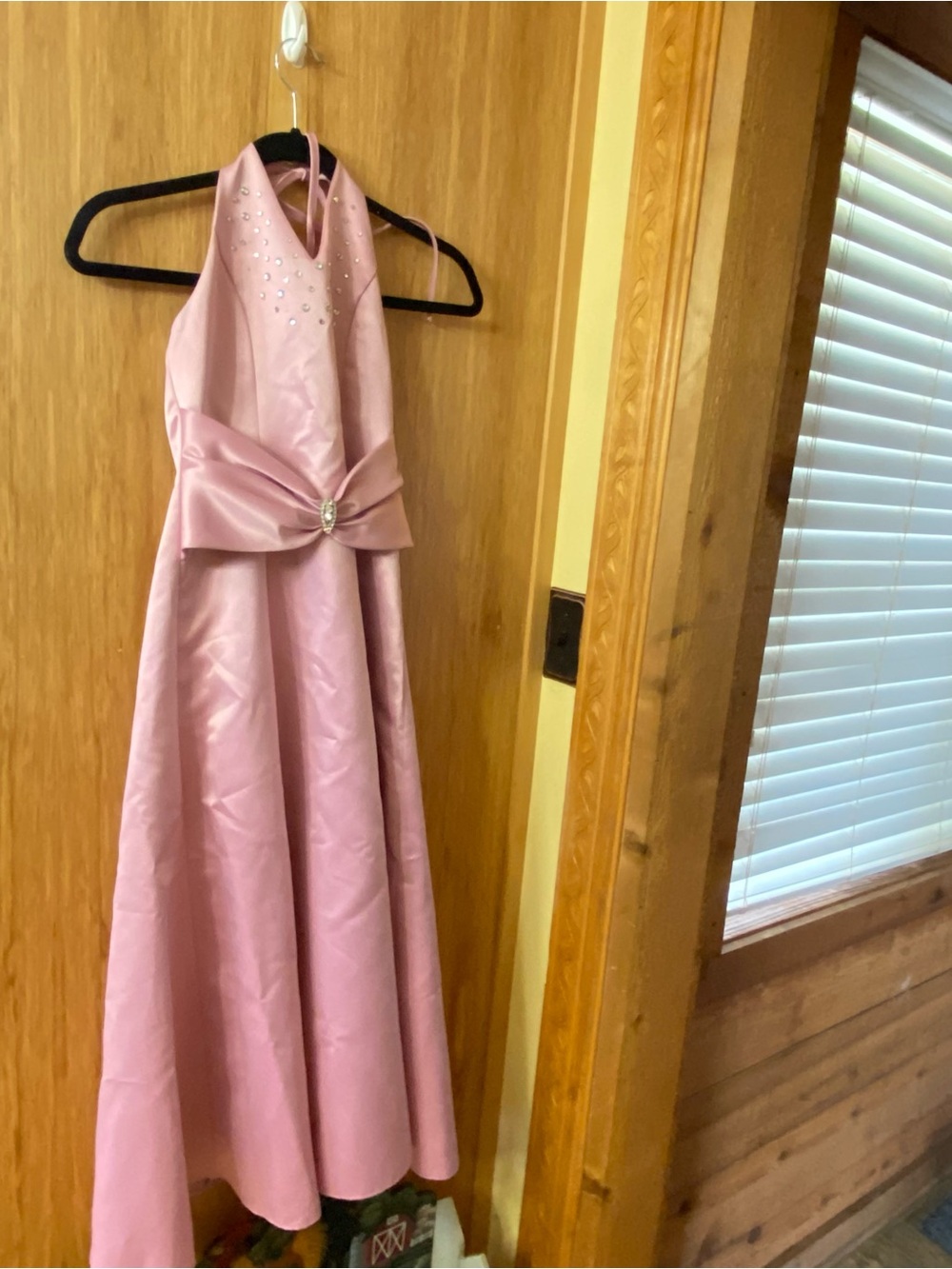 Jessica McClintock Light Pink Halter Satin Gown with Bow Accent - Picture 7 of 7